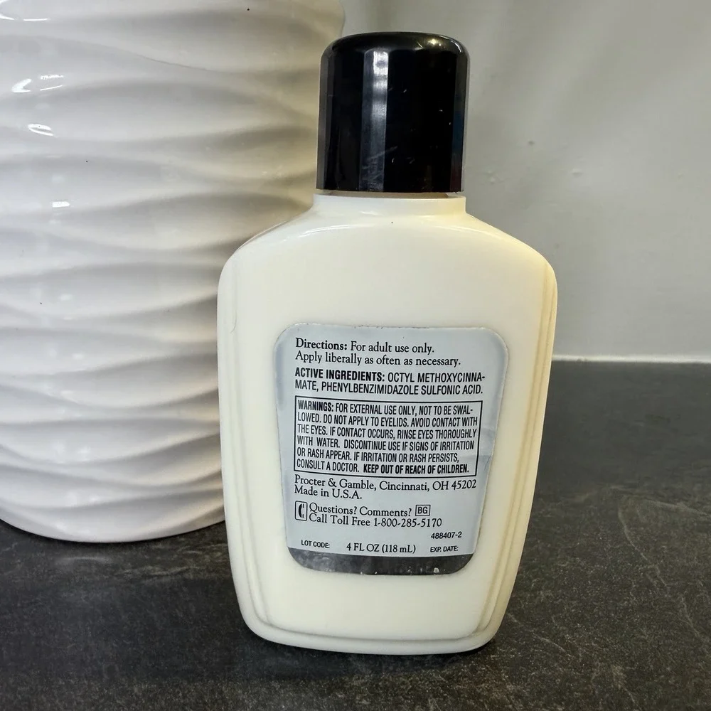 Vintage Oil Of Olay Protective Renewal Lotion SPF 15 4 oz NO EXP